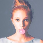 фото-красивая-девушка-жвачка-рыжая-670919